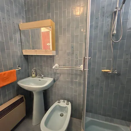A Louer, A 2 Pas De La Avec Parking - - Fr-1-826-18 La Londe-les-Maures