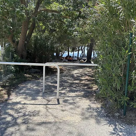 A Louer, A 2 Pas De La Avec Parking - - Fr-1-826-18 Lejlighed